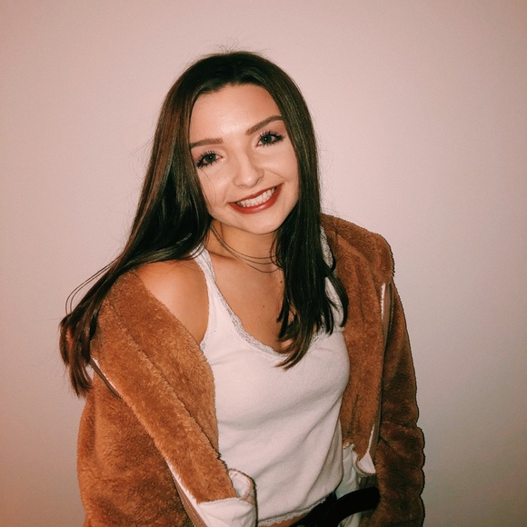 Meet your Posher, Alex - Picture 1 of 1